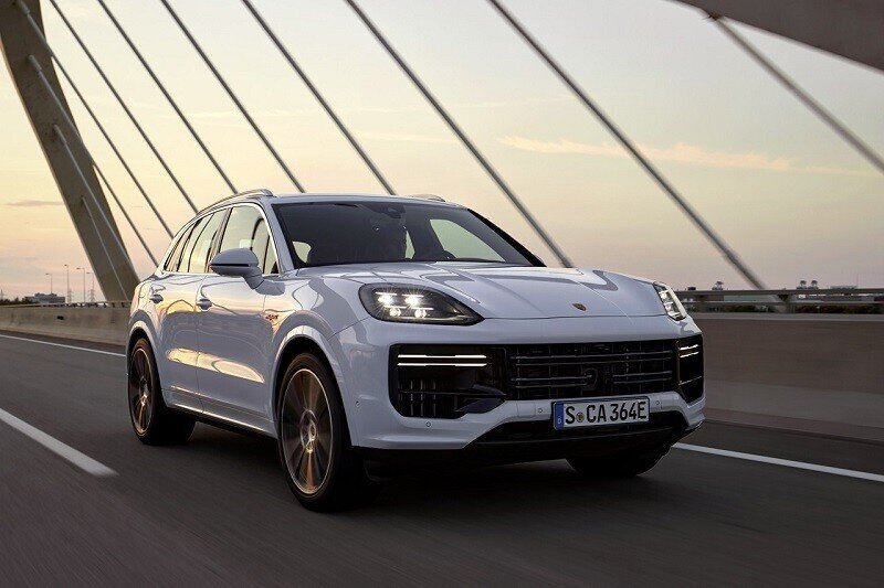 Cận cảnh Porsche Cayenne Turbo E-Hybrid 2024 vừa ra mắt tại Mỹ, giá gần 3,6 tỷ đồng