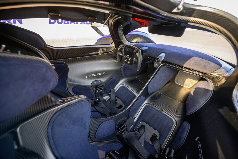 Ngắm siêu xe Aston Martin Valkyrie AMR Pro bản giới hạn giá 3,5 triệu USD