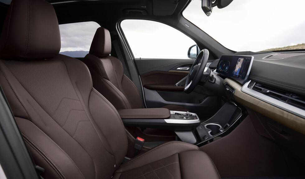 SUV chạy điện BMW iX1 ra mắt: Công suất 313 mã lực, giá hơn 1,9 tỷ đồng