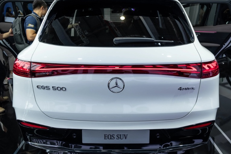Cận cảnh Mercedes-Benz EQS SUV giá 4,999 tỷ tại Việt Nam: Nhiều công nghệ nhất phân khúc, sạc đầy đủ chạy Hà Nội - Huế