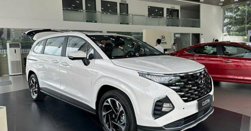 Ảnh thực tế Hyundai Custin 2023 tại đại lý