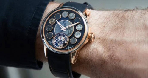 Không gắn kim cương hay đá quý, chiếc đồng hồ này vẫn có giá gần 6 tỷ đồng, ghi danh Guinness vì kỷ lục 'ngoài hành tinh' độc nhất vô nhị