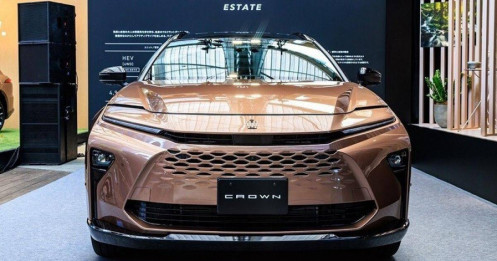 Cận cảnh Toyota Crown Estate 2024 vừa được ra mắt tại Nhật Bản