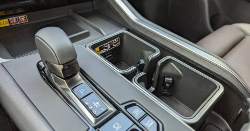 Lexus TX có trang bị cho người sợ ăn uống làm bẩn xe, tháo ra vệ sinh trong ‘nốt nhạc’