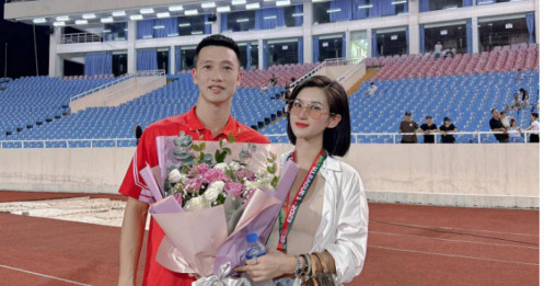 Cựu tuyển thủ Việt Nam mua xe 2 tỷ tặng vợ nhân ngày phụ nữ