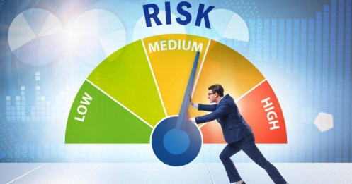 Rủi ro và cơ hội: Nên làm gì khi thị trường liên tục giảm điểm trong 2 tháng qua?