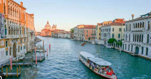 Thành phố ở Italia đẹp tựa Venice nhưng rất ít người biết đến
