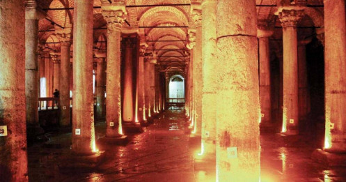 Bể nước ngầm Basilica: Cung điện trong lòng đất