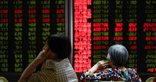 Giới đầu tư tháo chạy khỏi chứng khoán Trung Quốc, rút vốn cao kỷ lục