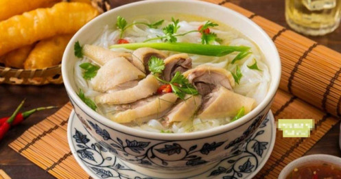 Đầu bếp nổi tiếng Việt Nam nói gì về bí quyết 'thần kì' làm nên món phở gà Hà Nội ngon đặc biệt