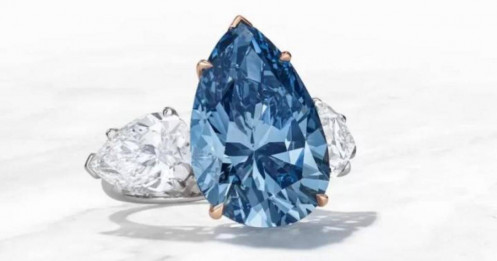 Chiếc nhẫn gắn viên kim cương quý hiếm Bleu Royal có giá 50 triệu USD