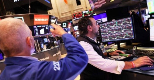 Dow Jones bật tăng hơn 200 điểm và khép tuần tốt nhất 2023