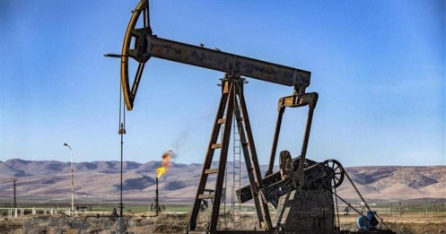 Giá dầu thô xuống thấp nhất 4 tháng