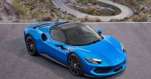 Lần đầu tiên trong lịch sử, Ferrari bán được nhiều xe hybrid hơn xe chạy xăng