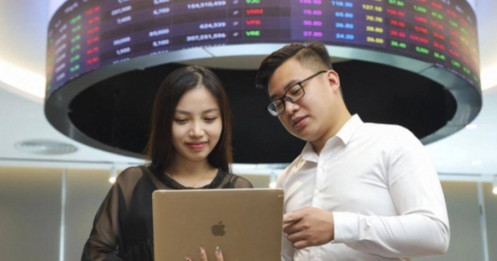 Chứng khoán Việt giảm sâu, quỹ ETF tranh thủ 'hốt hàng'