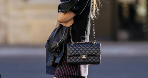 Mẫu túi xách nổi tiếng nhất của Chanel, liên tục tăng giá vẫn "đắt hàng"
