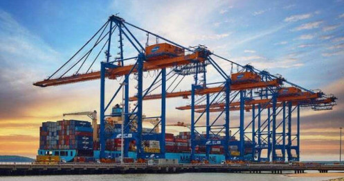 Gemadep - GMD cùng hàng loạt DN cảng biển sẽ hưởng lợi thế nào nếu tăng 10% giá bốc dỡ container?