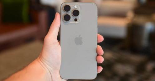 Chiếc điện thoại này sẽ "copy" camera tiềm vọng của iPhone 15 Pro Max