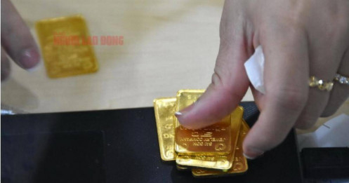 Vàng SJC và vàng nhẫn đồng loạt giảm
