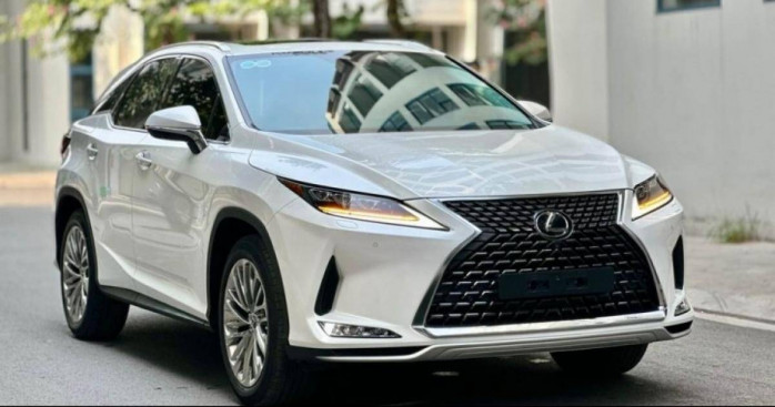 Ngỡ ngàng giá chào bán của Lexus RX 350 cũ sau 3 năm lăn bánh