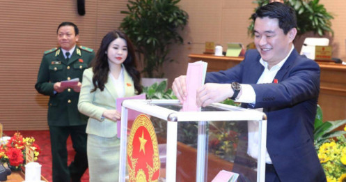 Chủ tịch Hà Nội được 85% số phiếu tín nhiệm cao
