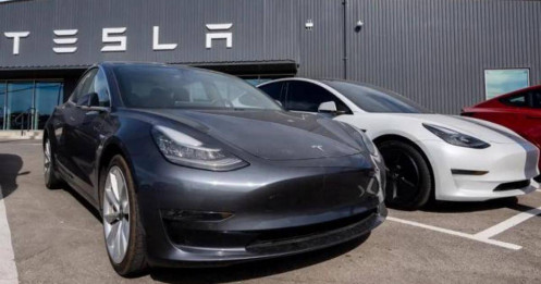 Elon Musk hé lộ về chiếc xe tiếp theo của Tesla sau mẫu xe tải điện nhiều tranh cãi