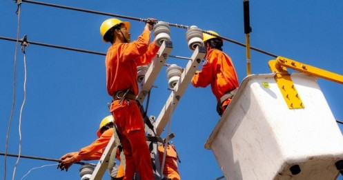 Bộ Công Thương đề nghị rút ngắn thời gian điều chỉnh giá điện xuống 3 tháng/lần