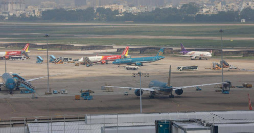 Vietnam Airlines thiệt hại gần 500 tỷ đồng vì tắc nghẽn sân bay