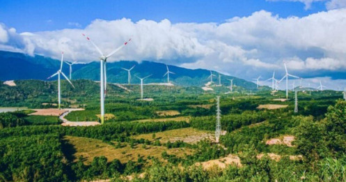 Hé mở về Sembcorp, nhà đầu tư ngoại muốn mua loạt nhà máy điện gió ở Quảng Trị