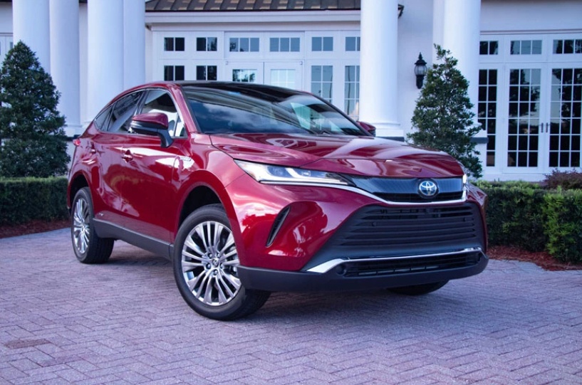 Toyota giới thiệu SUV hybrid công suất 219 mã lực, giá từ 830 triệu đồng, cạnh tranh với Hyundai Santa Fe