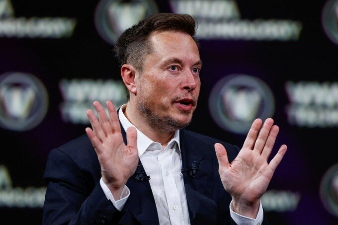 Elon Musk lo lắng về chiến sự và lãi suất cao