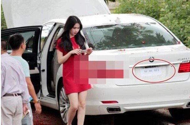 Bộ sưu tập siêu xe trăm tỷ qua tay người mẫu Ngọc Trinh vừa bị bắt