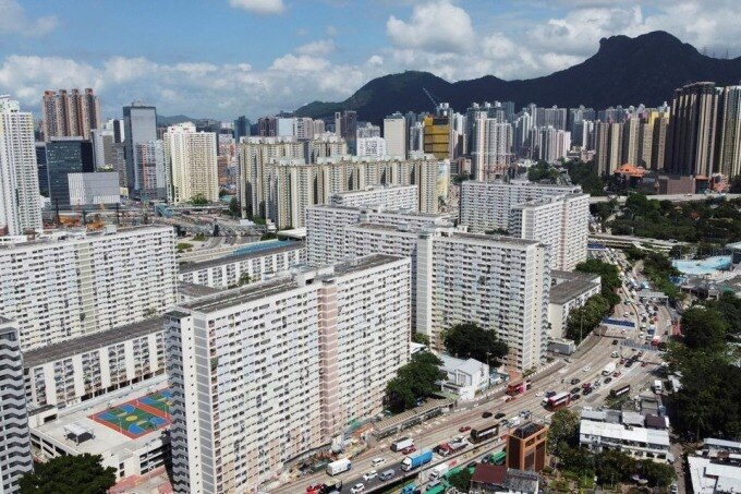 Hong Kong lần đầu nới kiểm soát bất động sản sau 13 năm