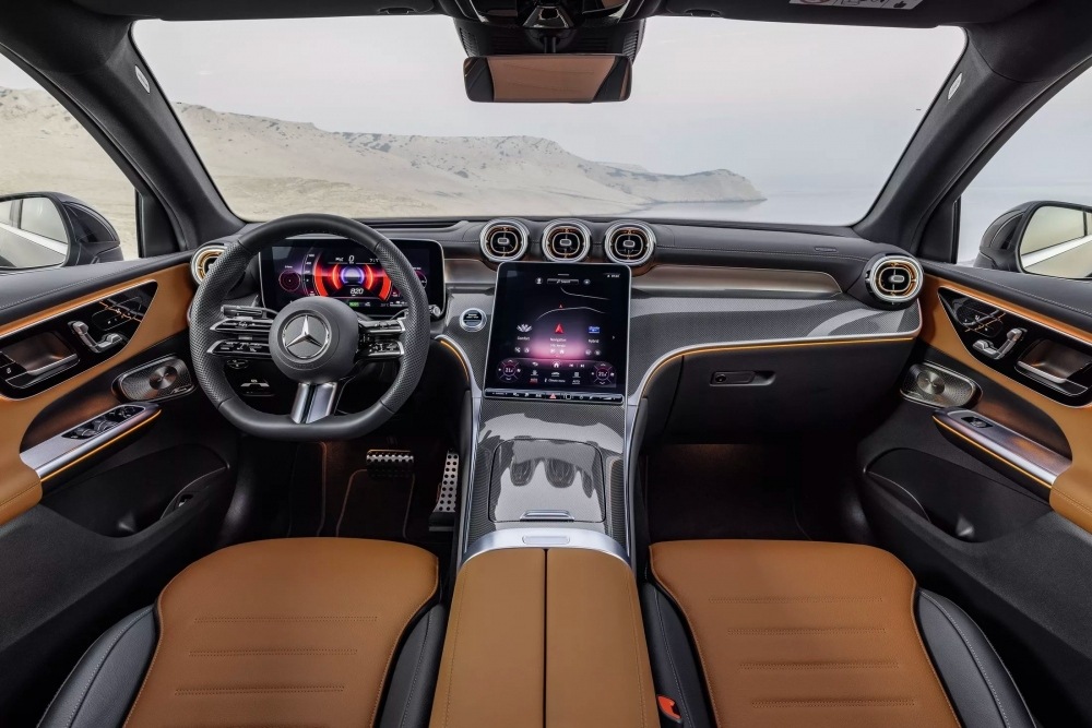 Mercedes-Benz GLC Coupe 2024 chốt giá từ 1,425 tỷ đồng