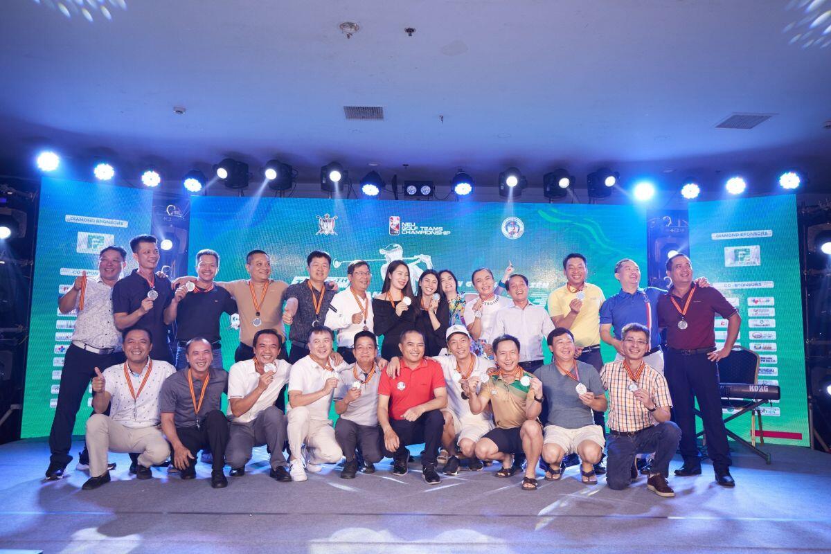 CLB K40 giành chức vô địch giải Vô địch các CLB Golf ĐH Kinh Tế Quốc Dân 2023