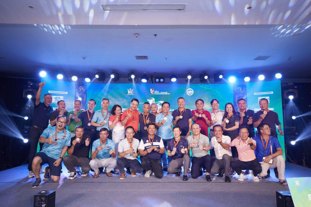 CLB K40 giành chức vô địch giải Vô địch các CLB Golf ĐH Kinh Tế Quốc Dân 2023