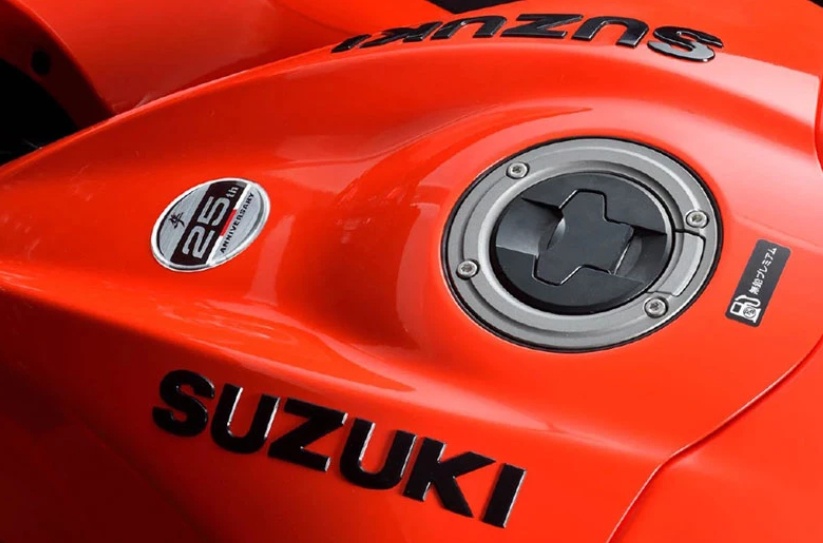 Suzuki Hayabusa 2024 phiên bản kỷ niệm 25 năm ra mắt, giá gần 600 triệu đồng