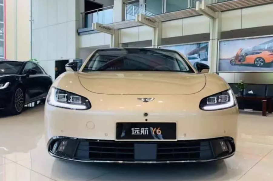 Yuanhang Y6 - Sedan sạc 1 lần có thể chạy được 1.020 km, giá từ 1,07 tỷ đồng