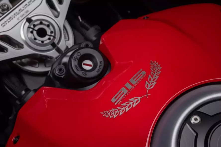 Biker Minh "Nhựa" lại gây xôn xao khi đặt mua Ducati Panigale V4 SP2 916 30th Anniversary có giá chưa thuế 1,1 tỷ đồng
