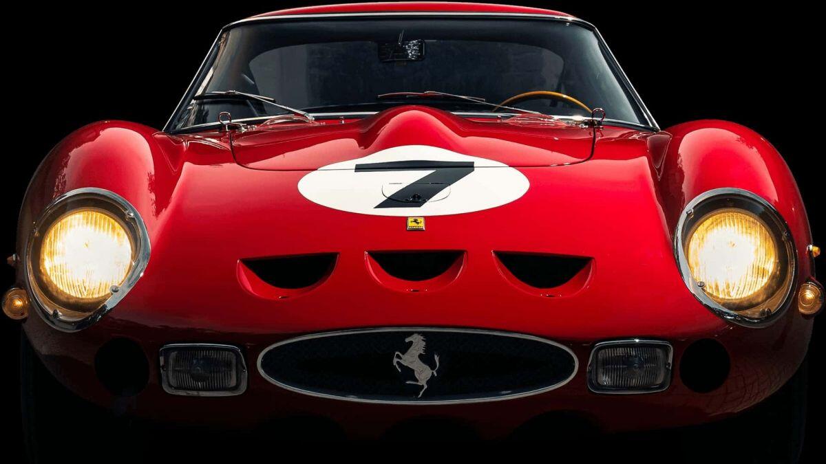 Siêu xe Ferrari được bán với giá 51,7 triệu USD