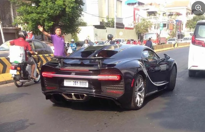 Dân chơi Việt 'phát thèm' với dàn Bugatti Chiron triệu đô của đại gia Campuchia