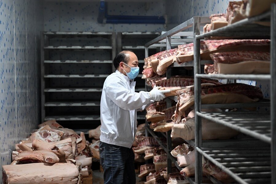 Trung Quốc tăng dự trữ thịt lợn để bình ổn giá