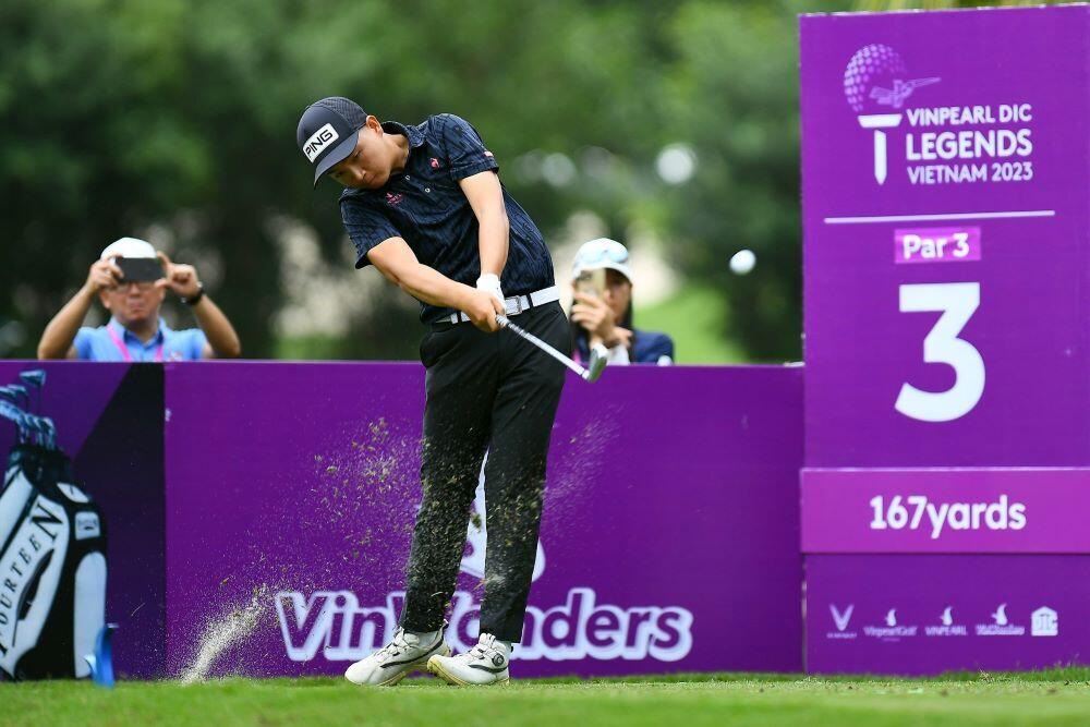 Nguyễn Anh Minh "sánh bước" bên huyền thoại golf thế giới Michael Campbell
