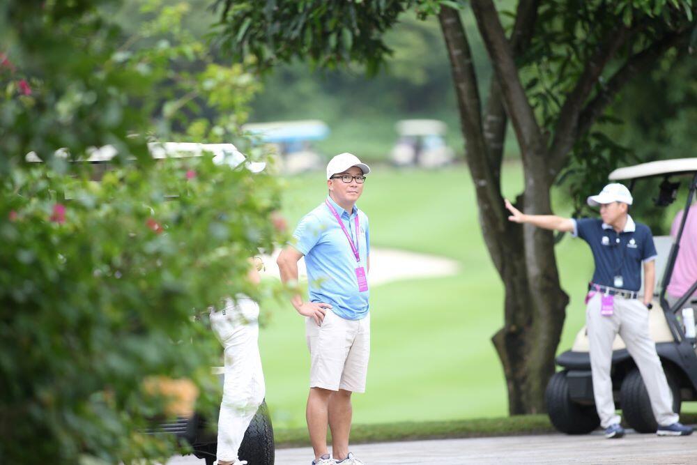 Nguyễn Anh Minh "sánh bước" bên huyền thoại golf thế giới Michael Campbell