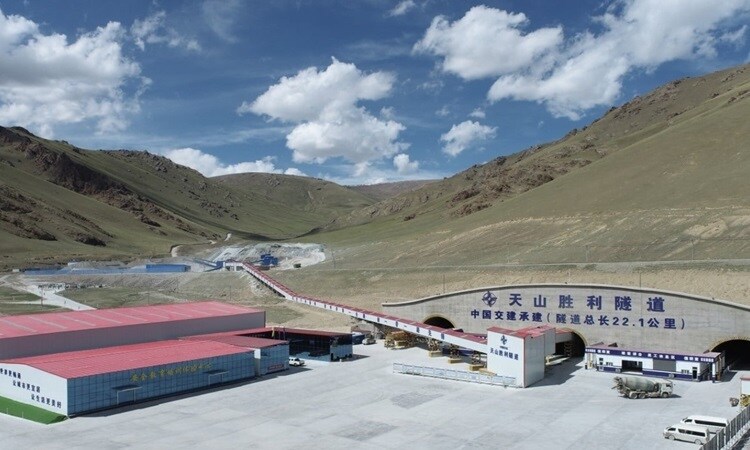 Trung Quốc xây hầm cao tốc dài nhất thế giới