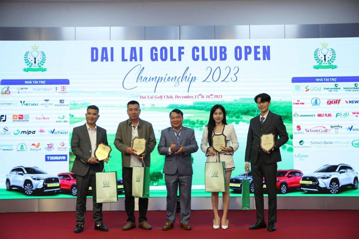 Golfer NGUYỄN ĐẶNG MINH, NGUYỄN THỊ TUYẾT CHINH giành chiến thắng tại giải Vô địch Câu lạc bộ Sân golf Đại Lải Mở rộng 2023