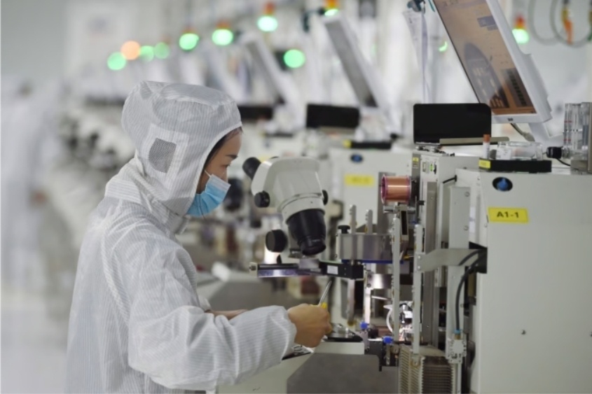 Giá trị máy sản xuất chip nhập từ Hà Lan vào Trung Quốc tăng 10 lần