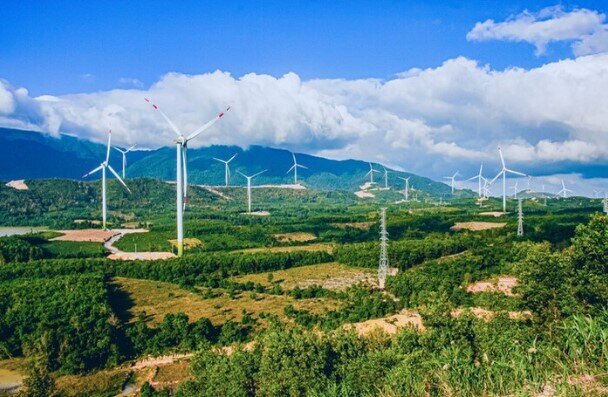 Hé mở về Sembcorp, nhà đầu tư ngoại muốn mua loạt nhà máy điện gió ở Quảng Trị