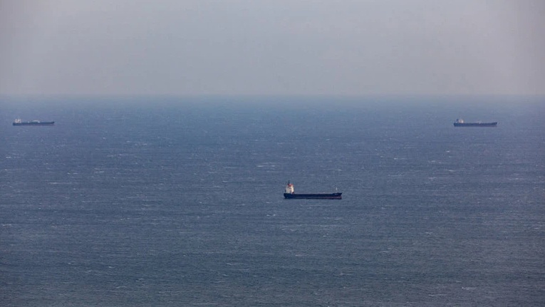 Tàu chở hàng ở Biển Đỏ bị tấn công, lo tái diễn thiếu container rỗng