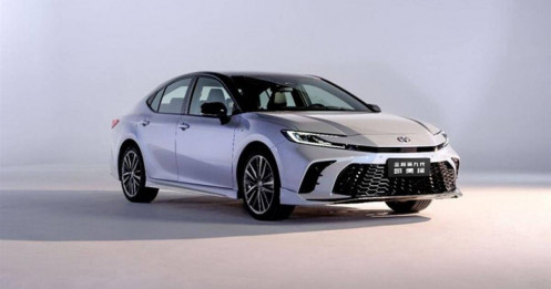 Toyota Camry 2024 chính thức mở bán, giá từ 596 triệu đồng